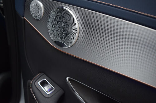 ข่าวล่าสุดของบริษัทเกี่ยวกับ การมีส่วนร่วมของ Xinhaisen ต่อชิ้นส่วนความแม่นยำยานยนต์: ยกระดับมาตรฐานอุตสาหกรรม